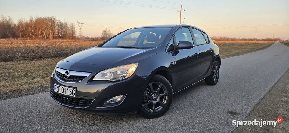 OPEL ASTRA J 16b Rzeszów