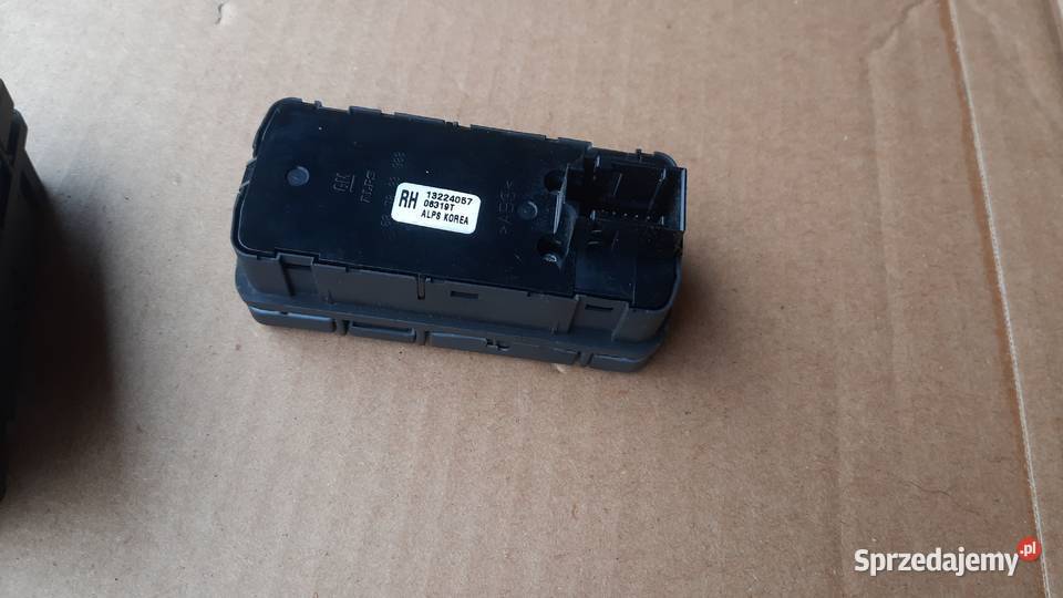 przełącznik szyb Opel Vectra C Signum 13224057 osobowe Dębno