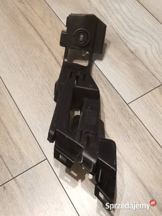 VW GOLF V 0309 PRAWY ŚLIZG ZDERZAKA TYŁ Międzychód