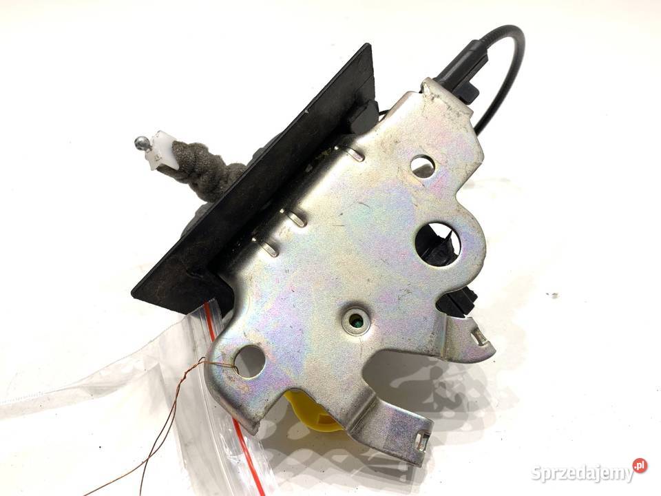 ZAMEK KLAPY TYŁ AUDI Q8 SUV 81A827506