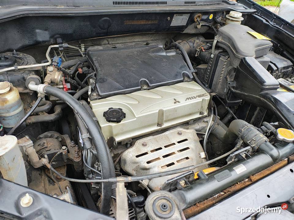 Mitsubishi Outlander I 24 PbLPG 4x4 Rok produkcji 2004