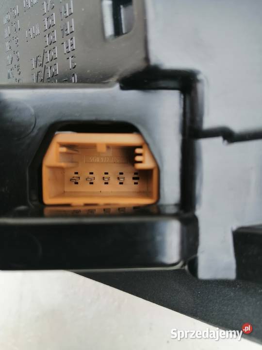 AUDI Q3 8U LIFT LAMPA PRAWA TYŁ W KLAPĘ TYLNA Biała Podlaska