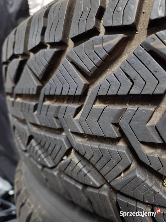 Koła zimowe dodge jeep 225x 65x17 Kraków sprzedam