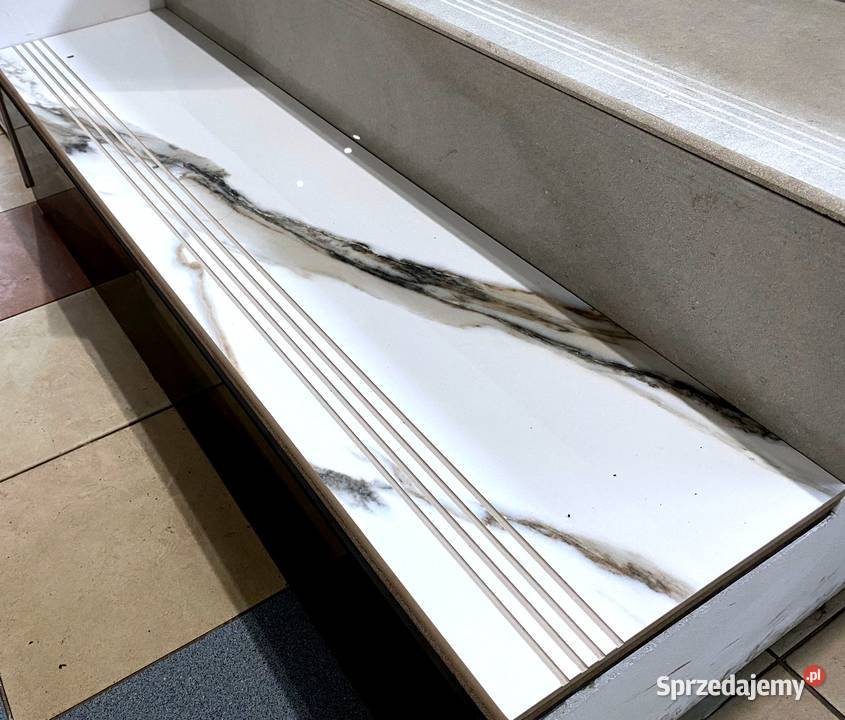BIAŁY MARMUR Calacatta Gold Stopnica 120x30