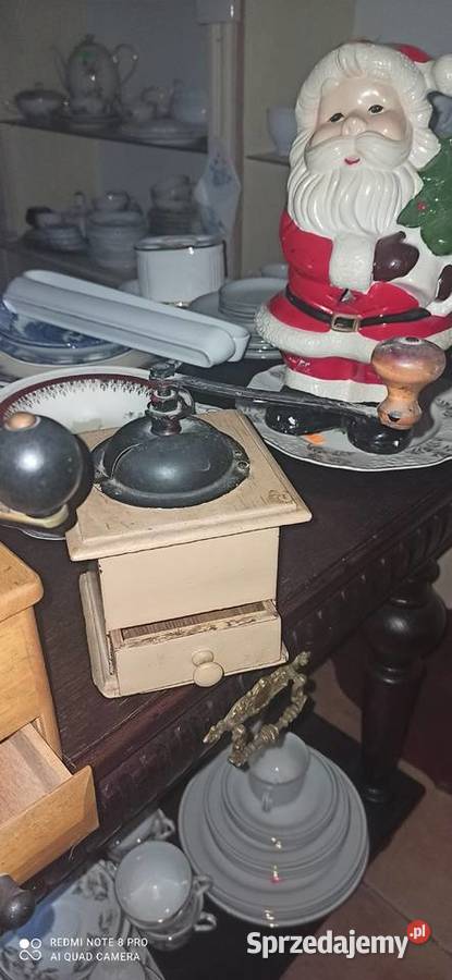 Młynek do mielenia kawy drewniany