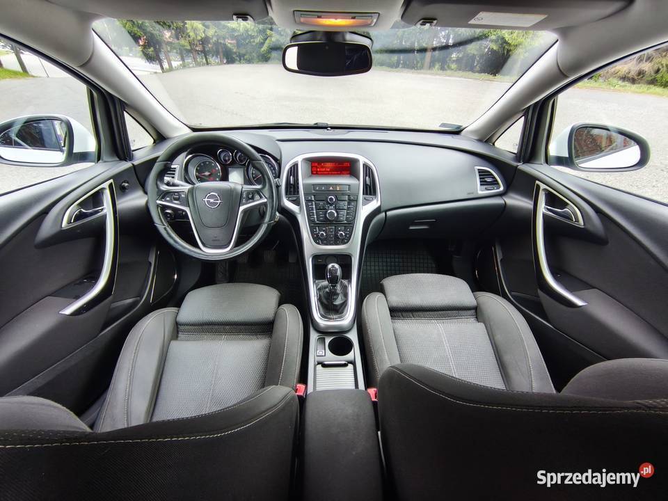 Opel Astra J Sports Tourer 14 Turbo 140 2011r Rok produkcji 2011 Szynwałd