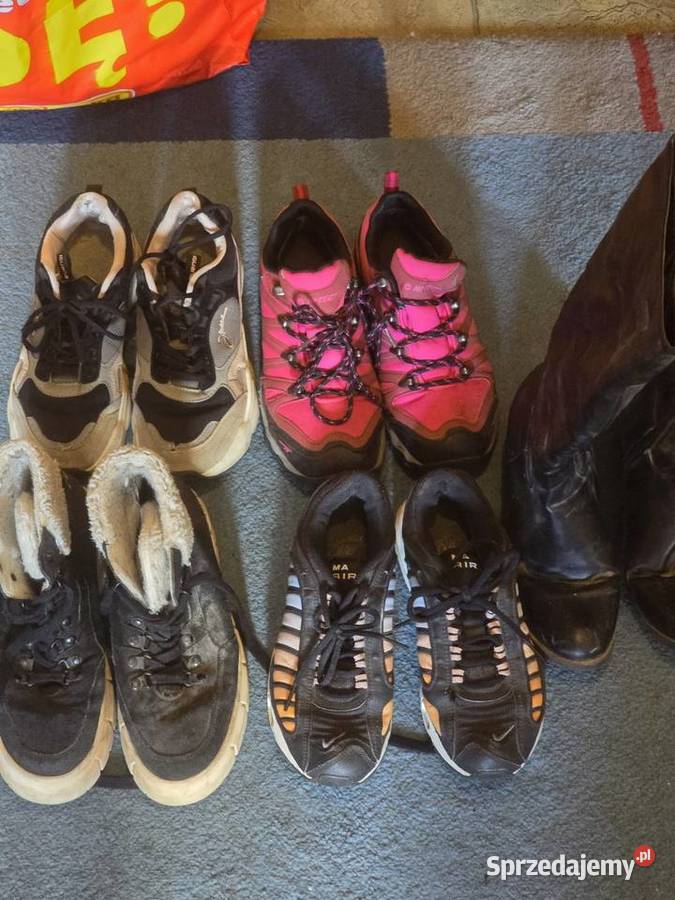 Buty widoczne na zdjęciu Gdynia