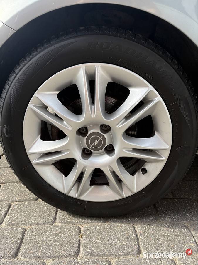 Opel Corsa D 12 benzyna 86 2011 5 drzwi