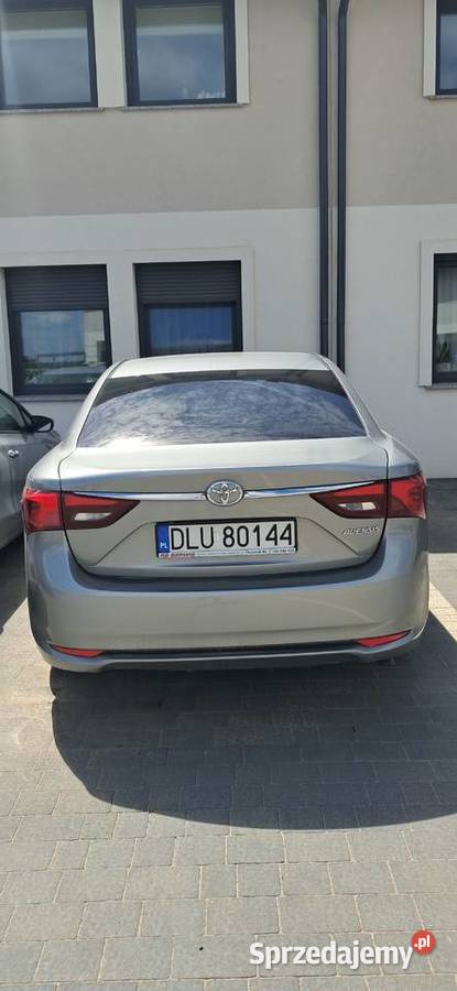 Toyota Avensis 20 diesel 2016 manualna Lubin sprzedam