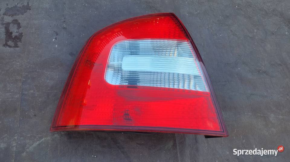 SKODA OCTAVIA 2 II LIFT LAMPA LEWA TYŁ TYLNA Ruda Śląska