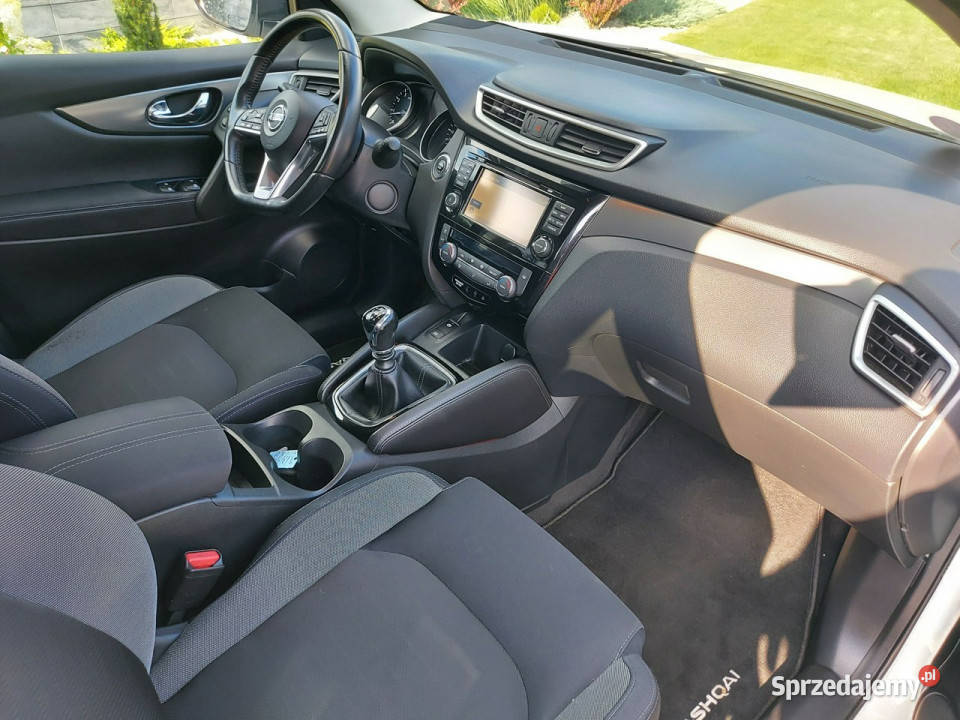 Nissan Qashqai 16 turbo benzyna kamera navigacja światła przeciwmgielne sprzedam