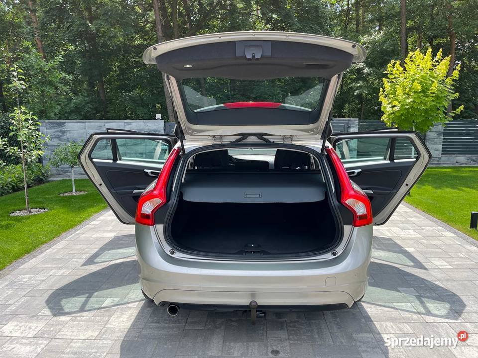 Volvo V60 2015 Niezawodny i komfortowy samochód diesel Śrem