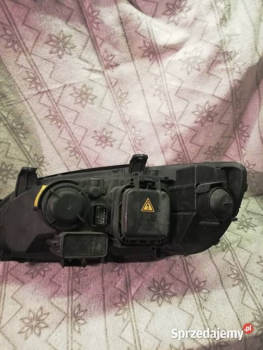 Lampa przednia prawa xenon Opel Zafira A Lift lampy przednie Września sprzedam