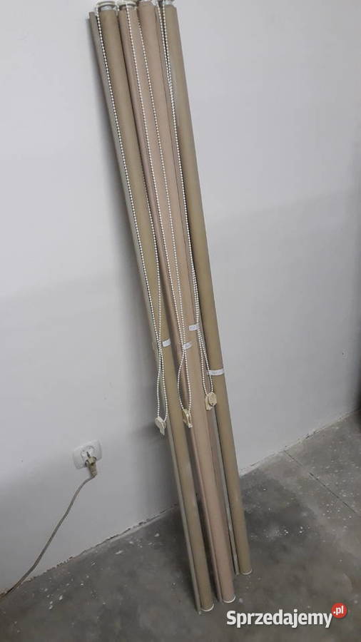 Rolety wewnętrzne używane cztery sztuki Rolety Izabelin B