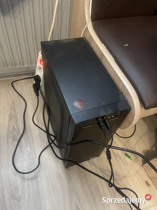 Sprzedam komputer z monitorem i okablowaniem