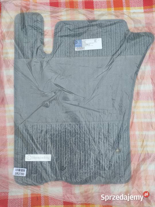 Oryginalny dywanik Mercedes ML W163