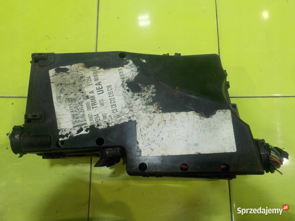 FOCUS C LIFT 16 B 08r 5D skrzynka bezpiecznikow osobowe