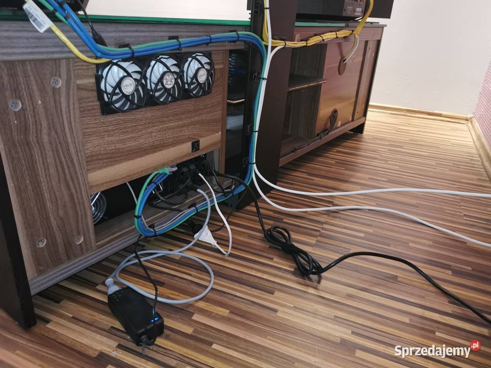Stolik VINOTTI EasyLiving do TV i SERWERA z Gdańsk sprzedam