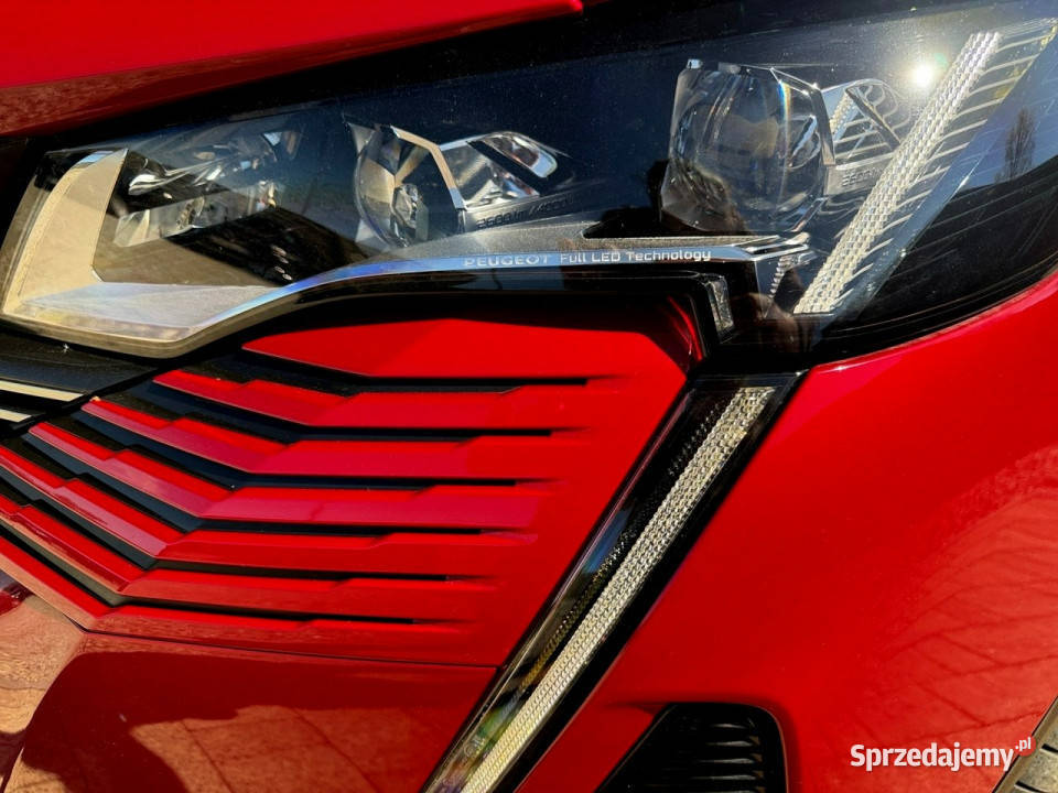 Peugeot 3008 GT kamery skóra MASAZE nawi webasto immobilizer