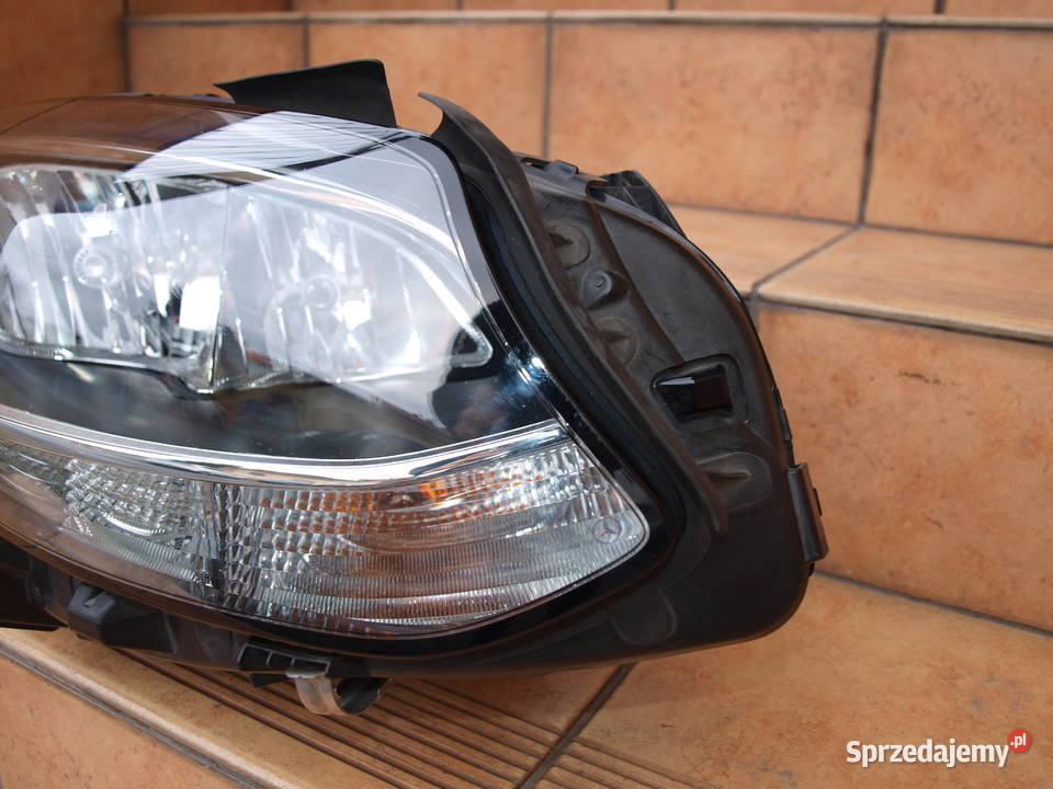 Mercedes B klasa W246 lampa prawa przód zwykła Kalisz