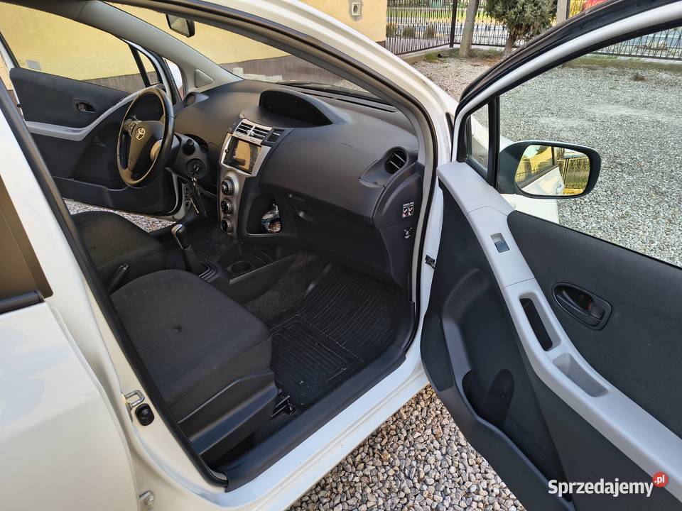 TOYOTA YARIS 155000km Magnuszew