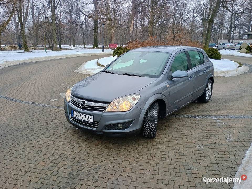 Opel Astra H 19 CDTI 140 AUTOMAT podgrzewane fotele