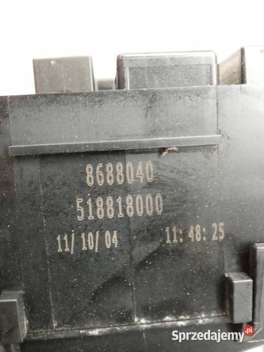 SKRZYNKA BEZPIECZNIKÓW 30737024 8688040 Volvo