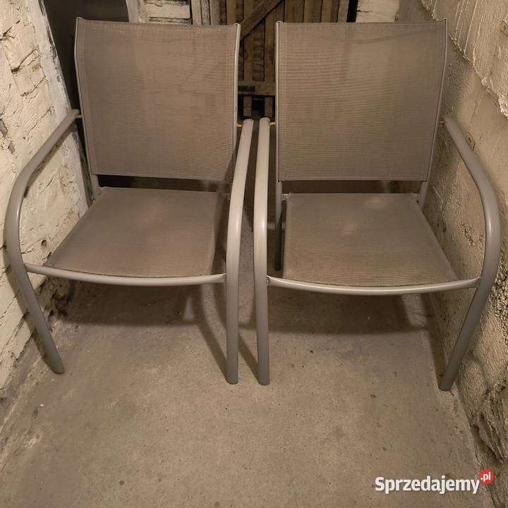 Dwa krzesła ogrodowe