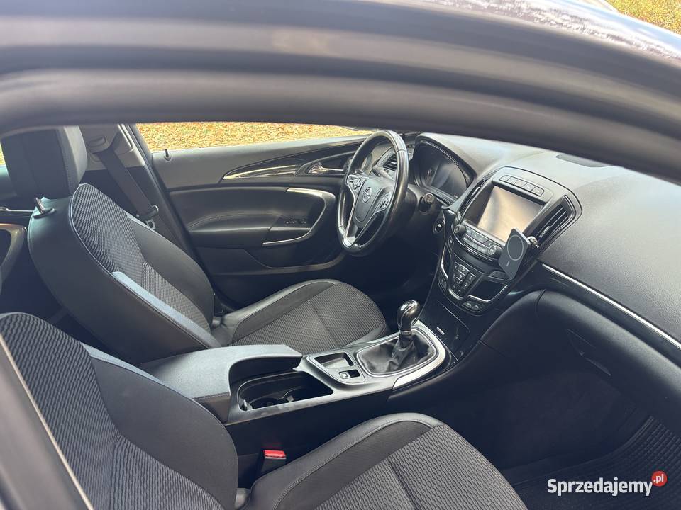 niezawodna 4x4 insignia nieuszkodzony