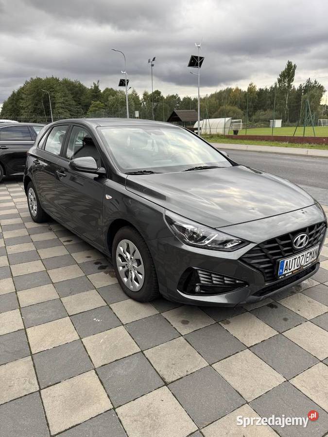 Hyundai i30 z 2021 roku o pojemności 15 benzyna