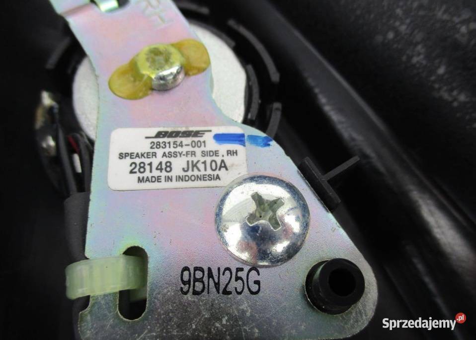 TRÓJKĄT MASKOWNICA CYKACZ BOSE INFINITI G37 Nowy Tomyśl