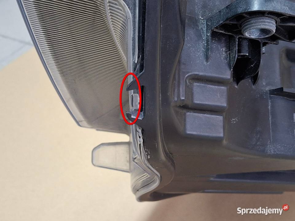 VW TAIGO REFLEKTOR PRAWY FULL LED LAMPA PRAWA osobowe Bieleń sprzedam