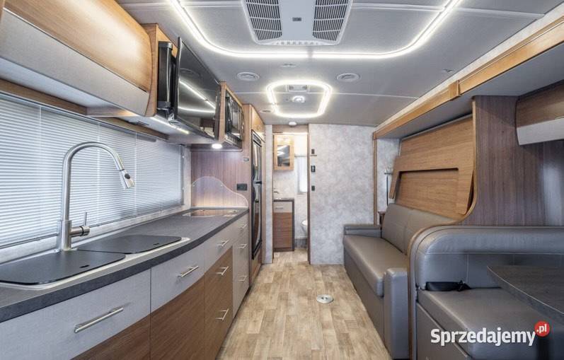Kamper Mercedes SPRINTER Rok produkcji 2017 Garcz