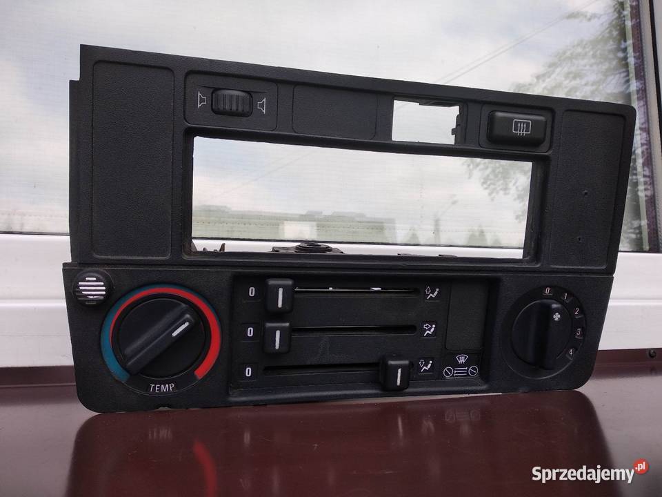 BMW E30 ramka środkowa panel sterowania nawiewem Sieradz