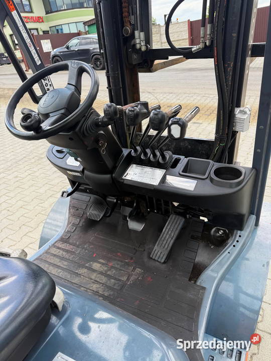 wózek widłowy TOYOTA 8FDF25 diesel 450m przesuw łódzkie