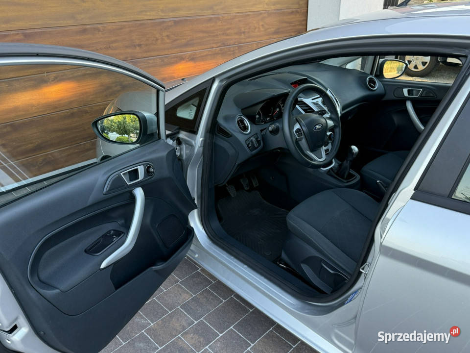 Ford Fiesta 125 benzyna zadbana książka gniazdo AUX Fiesta