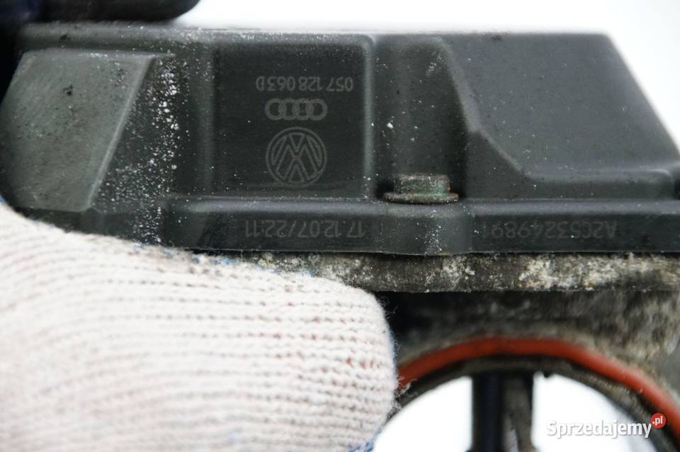 PRZEPUSTNICA AUDI A8 D3 II LIFT 057128063D Lipno