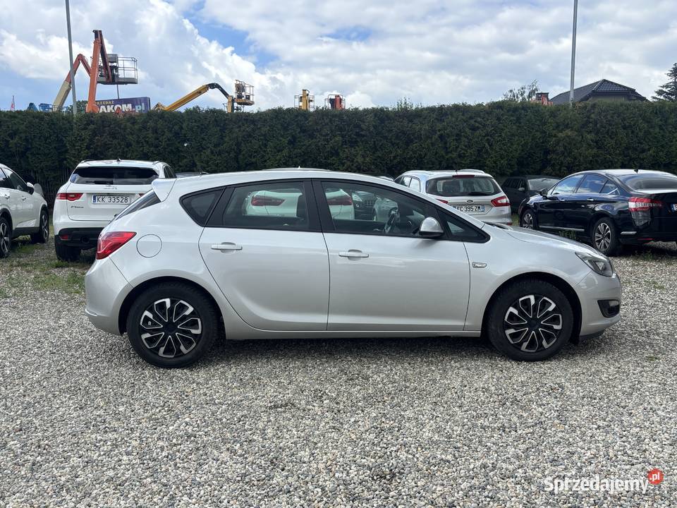 Opel Astra 2015r Gwarancja centralny zamek Paniówki