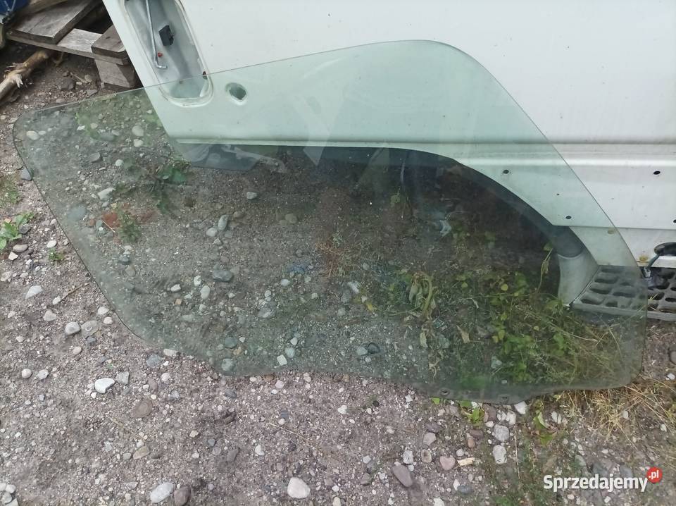 Szyba Mitsubishi Canter 2001r prawa Rok produkcji 2001 Koło sprzedam