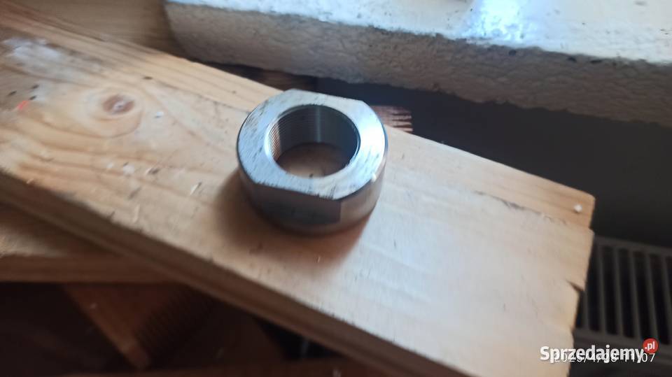 nakrętka z lewym gwintem do strugarki 4 stronnej Produkcja Kłodawa sprzedam