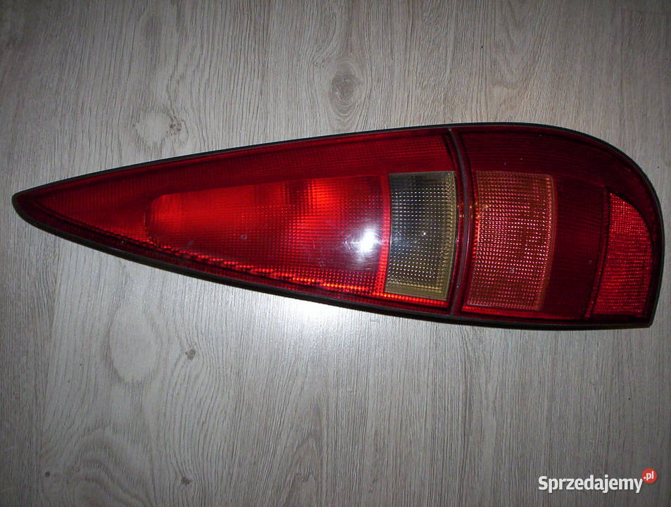 Lampa tył renault laguma kombi ph1 lift Motoryzacja Gliwice