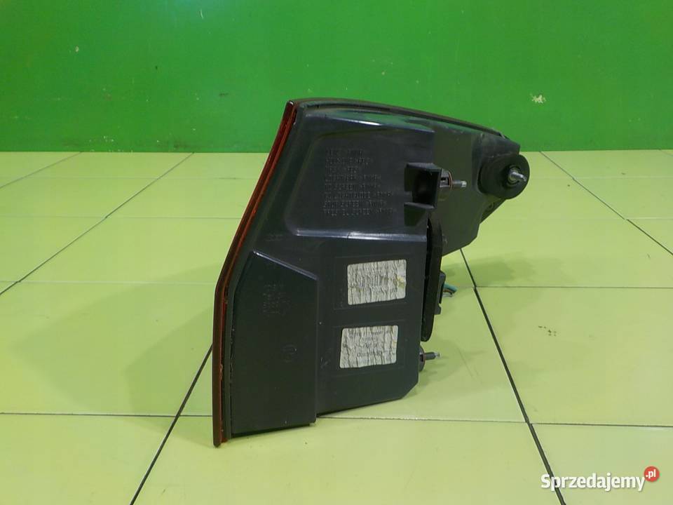 BMW 5 F10 20 D 11r KOMBI lampa lewa tyl osobowe Oświetlenie Suków