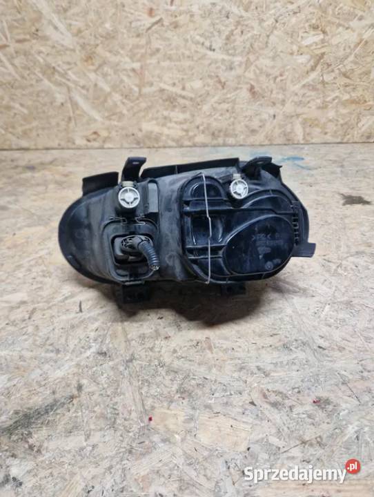 vw golf 4 golf IV Lampa prawy przód halogen Złotoryja