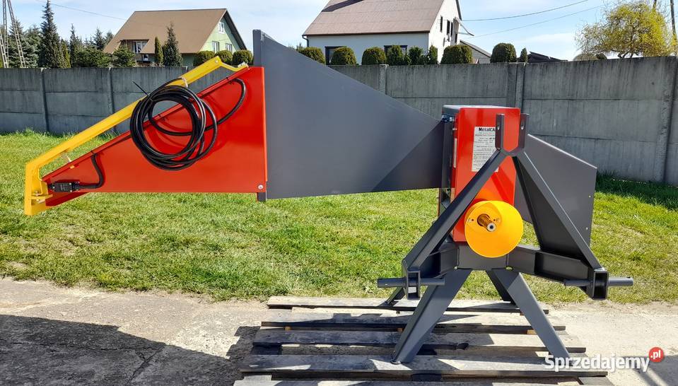 Rębak do gałęzi HR 100 tnie na zrębki o długości Proszowice