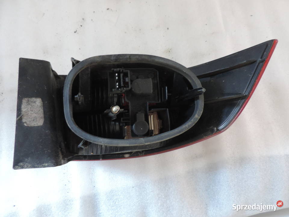 LAMPA PRAWY TYŁ TYLNA RENAULT LAGUNA 2 HB Części samochodowe Nowy Sącz sprzedam