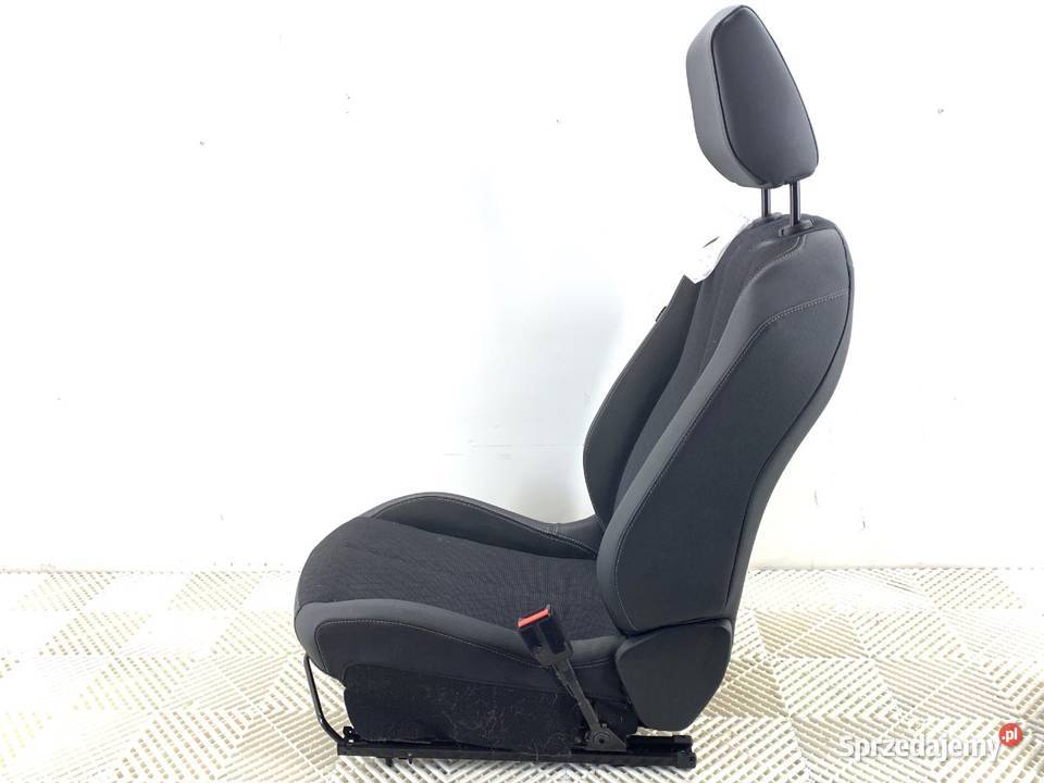 FOTEL PRAWY PRZÓD OPEL CORSA F Hatchback osobowe