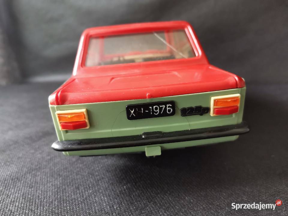 Stara plastikowa zabawka PRL Polski Fiat 125 p