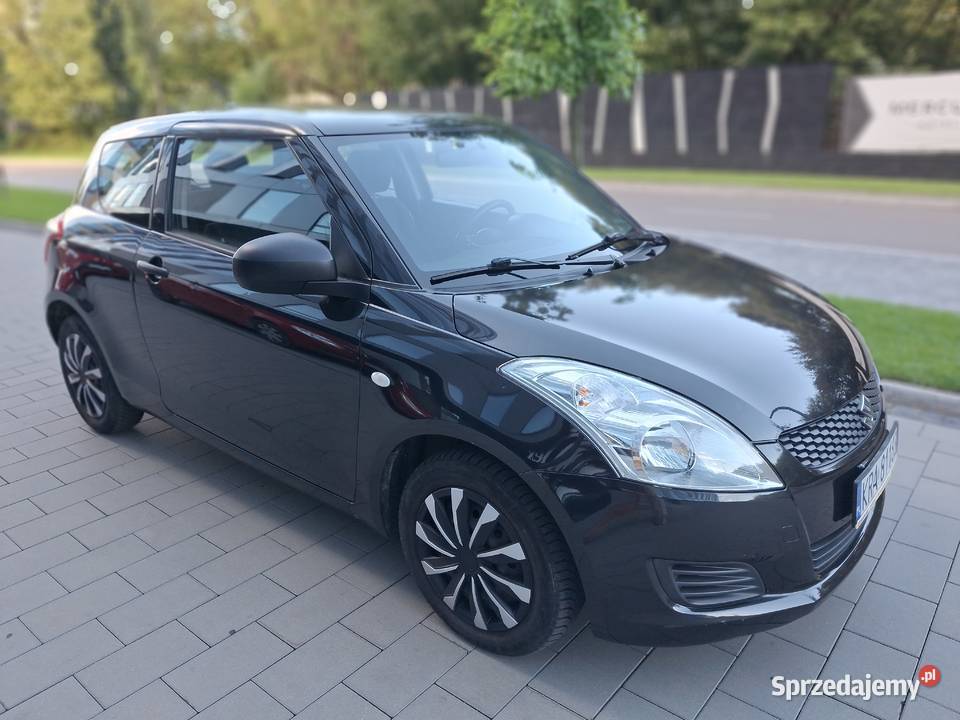 Suzuki Swift 12Club salon Polska pierwszy Samochody osobowe Kraków