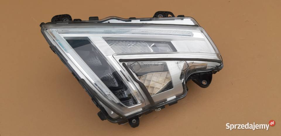 VOLVO FH5 REFLEKTOR PRAWY FULL LED LAMPA LEWA Bieleń