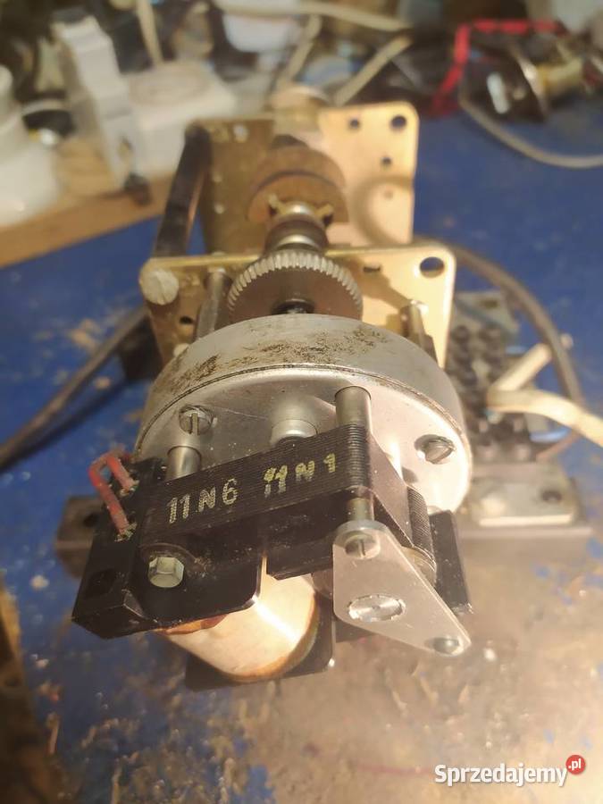 mechanizm załączający 1 fazę 10A w 3 włącznikach Warszawa